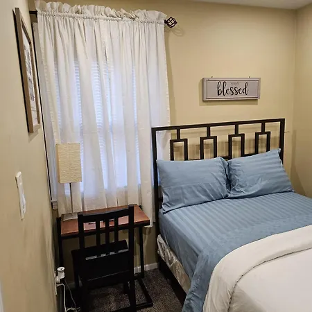 Beautiful C&C Apartment Elmont Exterior photo