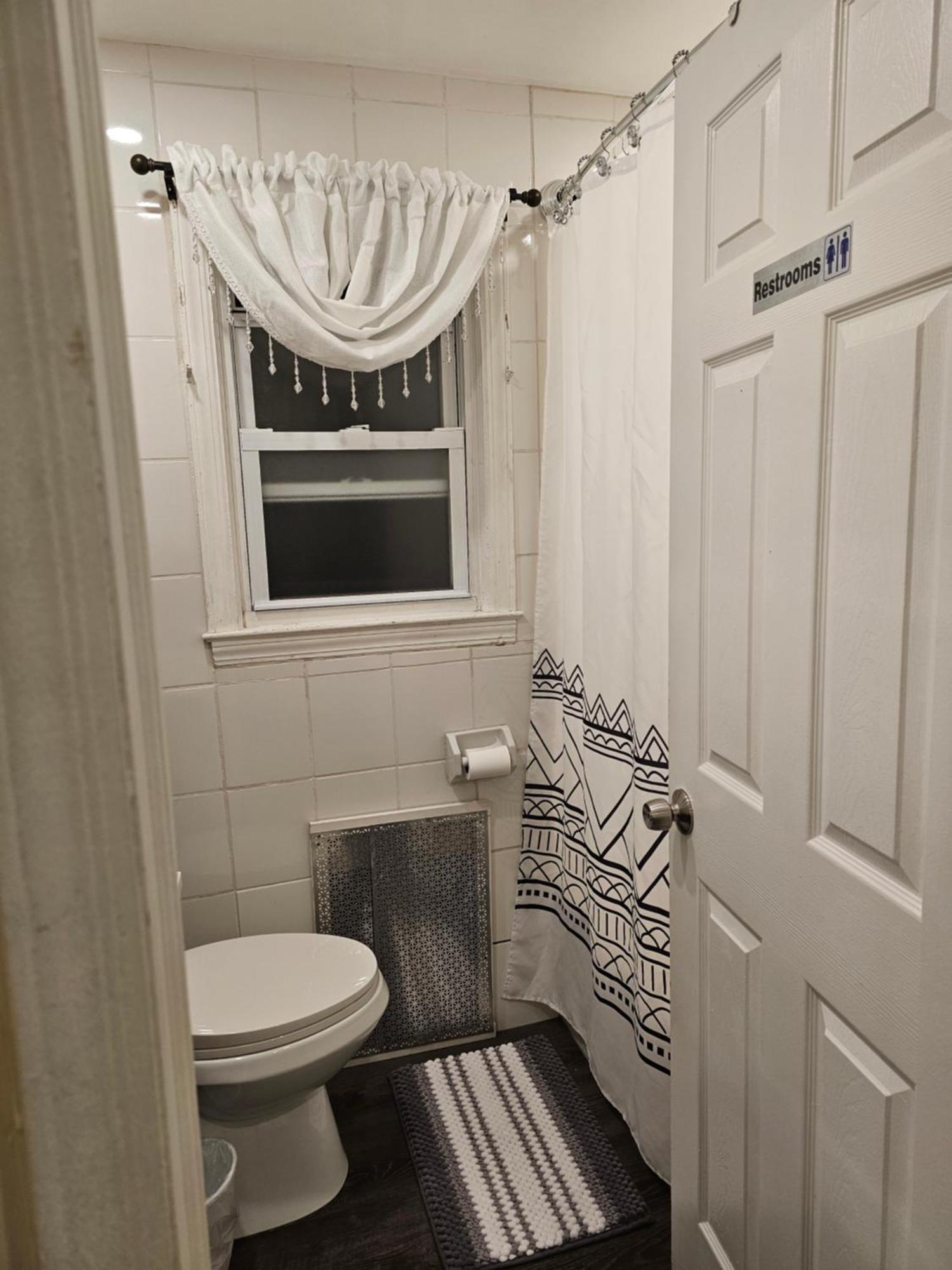 Homestay Beautiful C&c Elmont